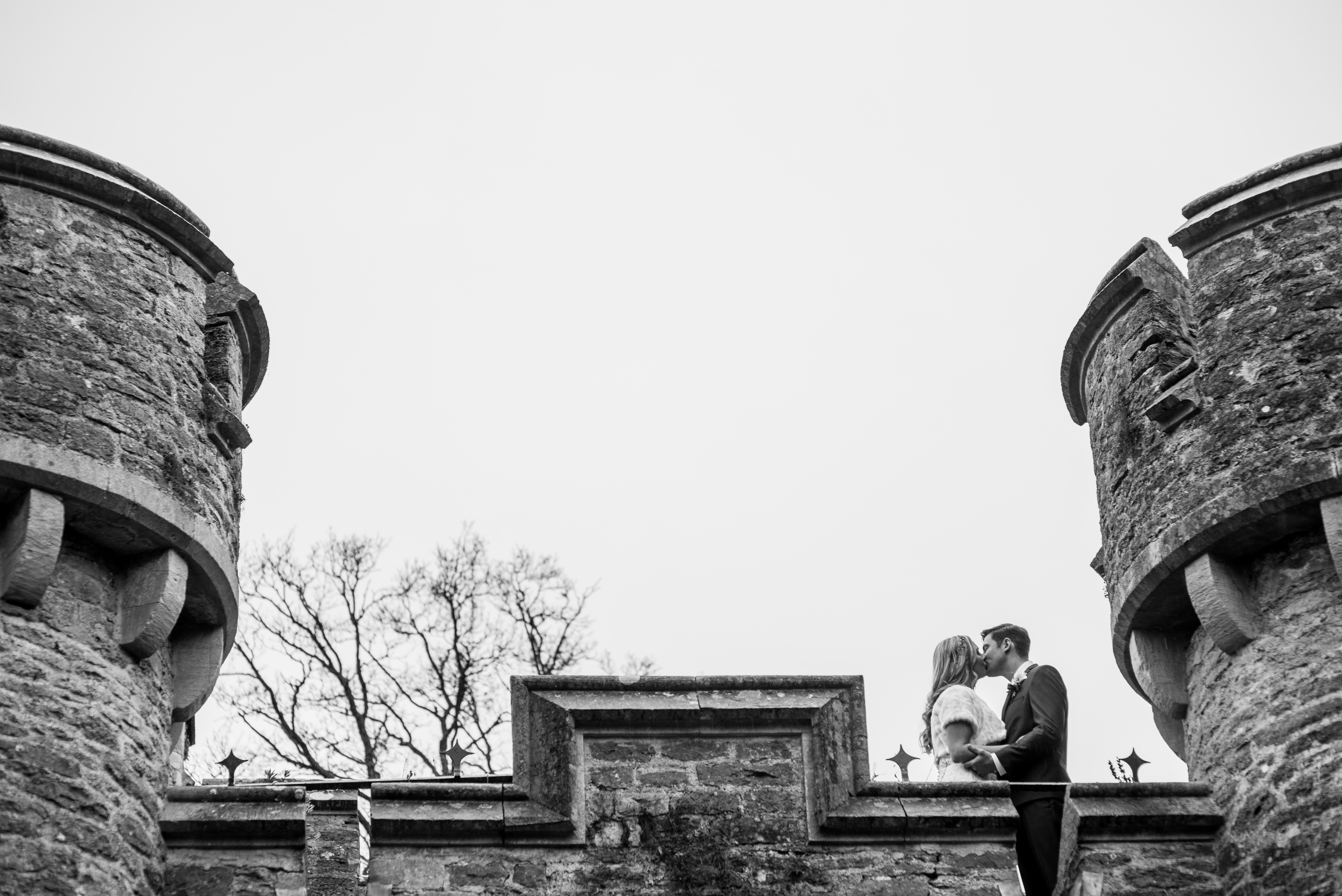 rain wedding day photography